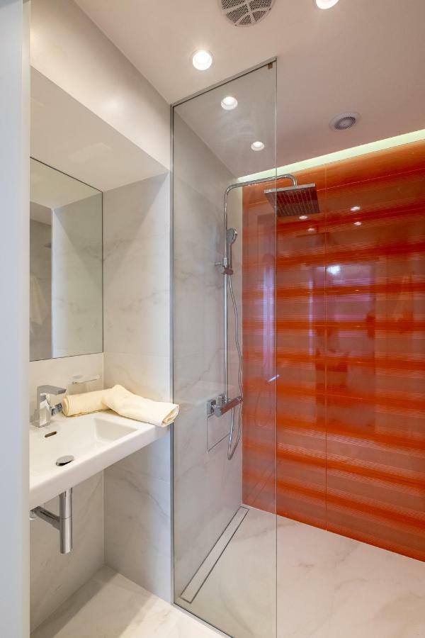 Vitosha Blvd 3-Bedroom, 2-Bathroom Lux Suite Σόφια Εξωτερικό φωτογραφία