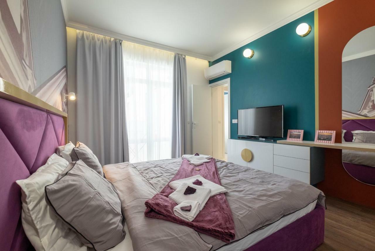 Vitosha Blvd 3-Bedroom, 2-Bathroom Lux Suite Σόφια Εξωτερικό φωτογραφία